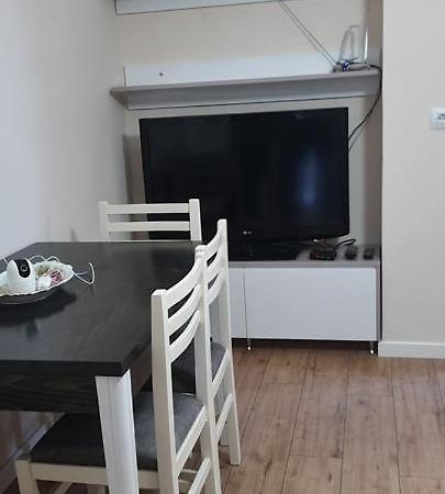 Brand New Apartment จีโรคาสเตอร์ ภายนอก รูปภาพ